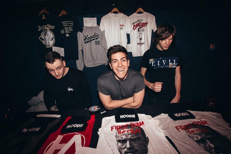 How To Set Up A Profitable Merch Table