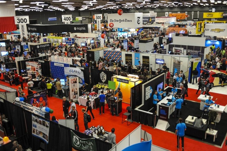 How Custom Apparel Can Help You Up Your Trade Show Game